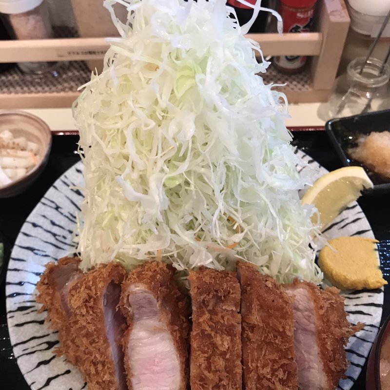 嬉嬉豚特上ロースとんかつ定食(嬉嬉豚とんかつ 君に揚げる)