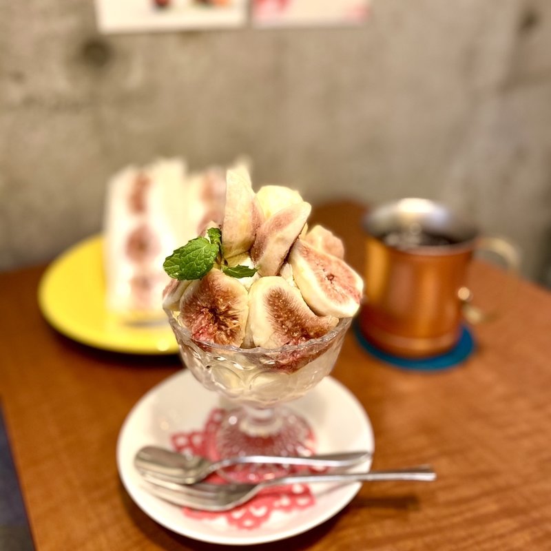 無花果のパフェ(チンクエチェント )