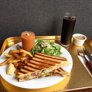 Grilled Sandwich (アペロ ディナトワール (Apero Dinatoire))