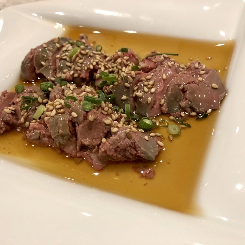 レバ刺し(欧風食堂・酒場 パーラーコマツ)