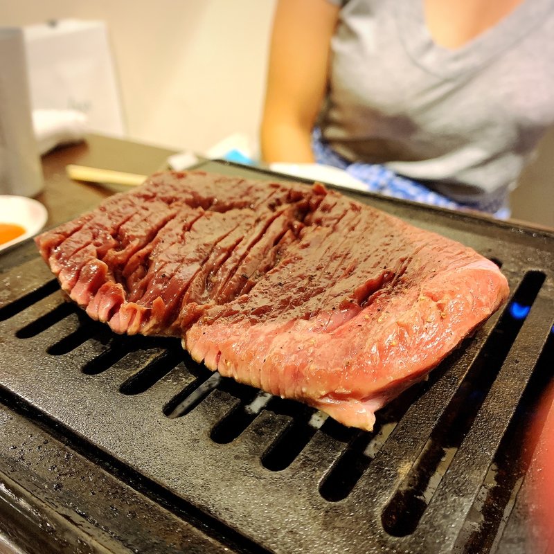 BIGハツステーキ 香草バター(焼肉ホルモン 新井屋 渋谷)