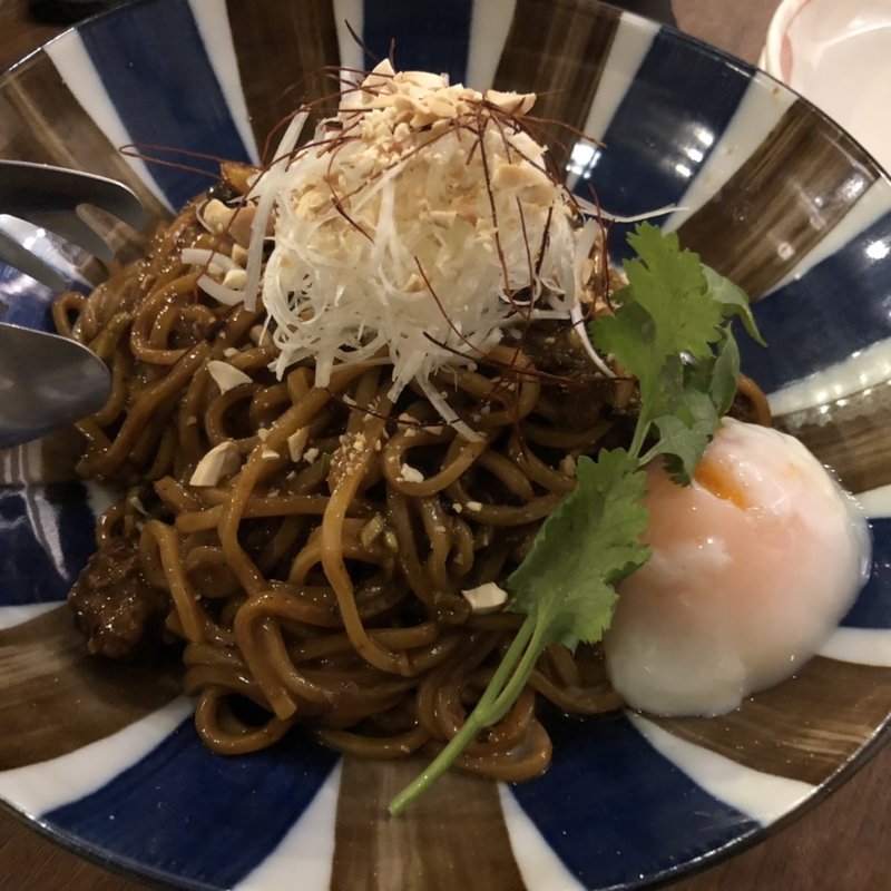 汁無し坦々麺(海月食堂 （くらげしょくどう）)