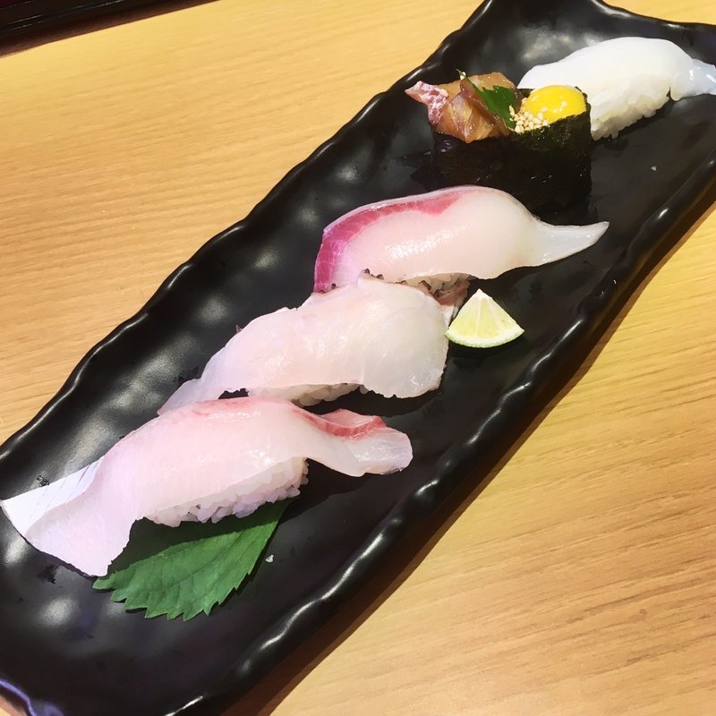 地魚五貫王(回転寿司 すしえもん ブランチ博多パピヨンガーデン店)