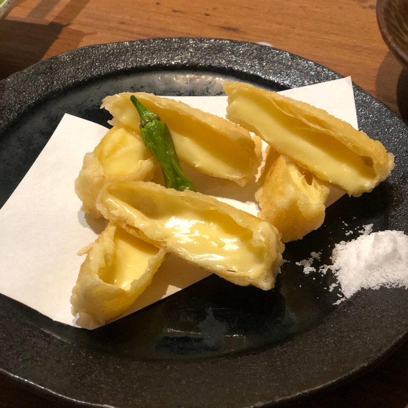 湯葉チーズ揚げ(酒席まつした)