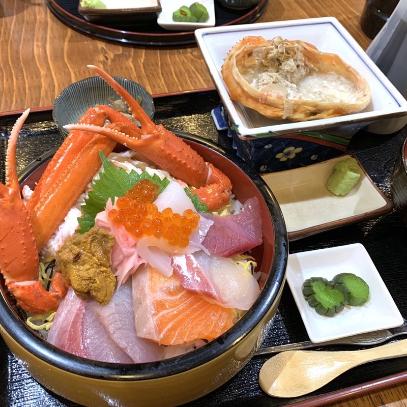 贅沢境港丼(お食事処 海心 )