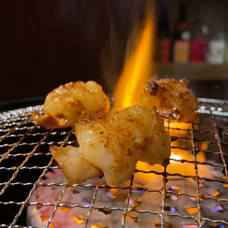 牛ホルモン(焼肉ホルモン 極)