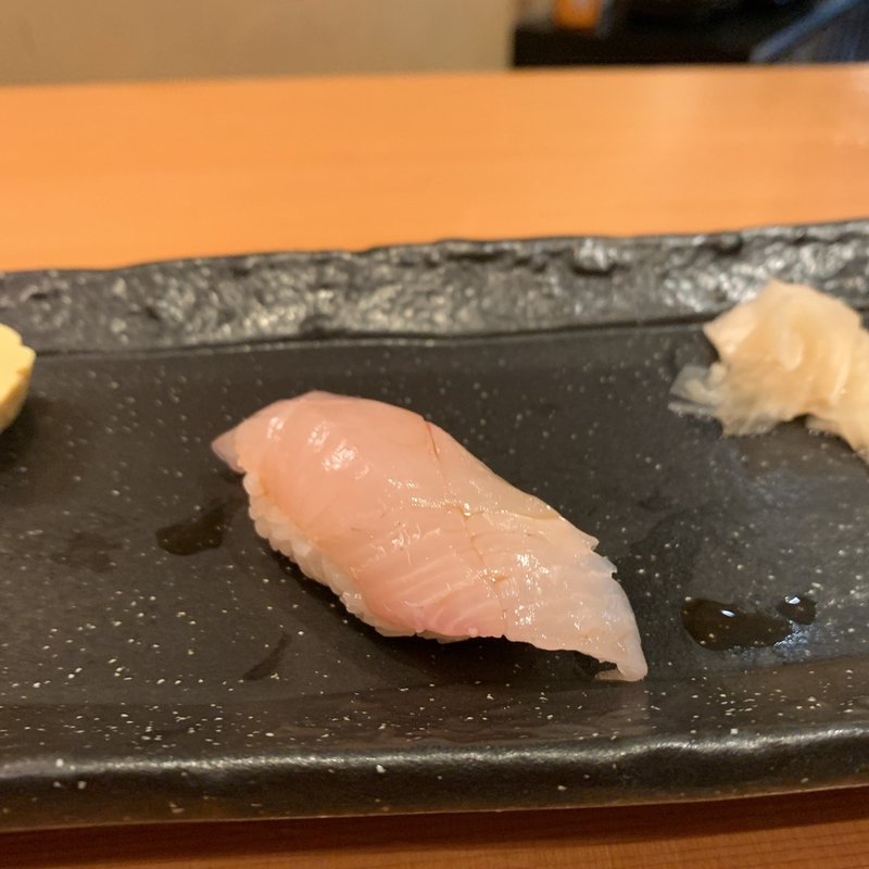 カンパチ(TAIZUSHI （タイズシ 【旧店名】すしの利行）)