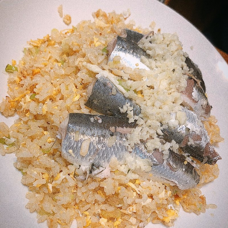 イワシニンニクチャーハン(しろくま)
