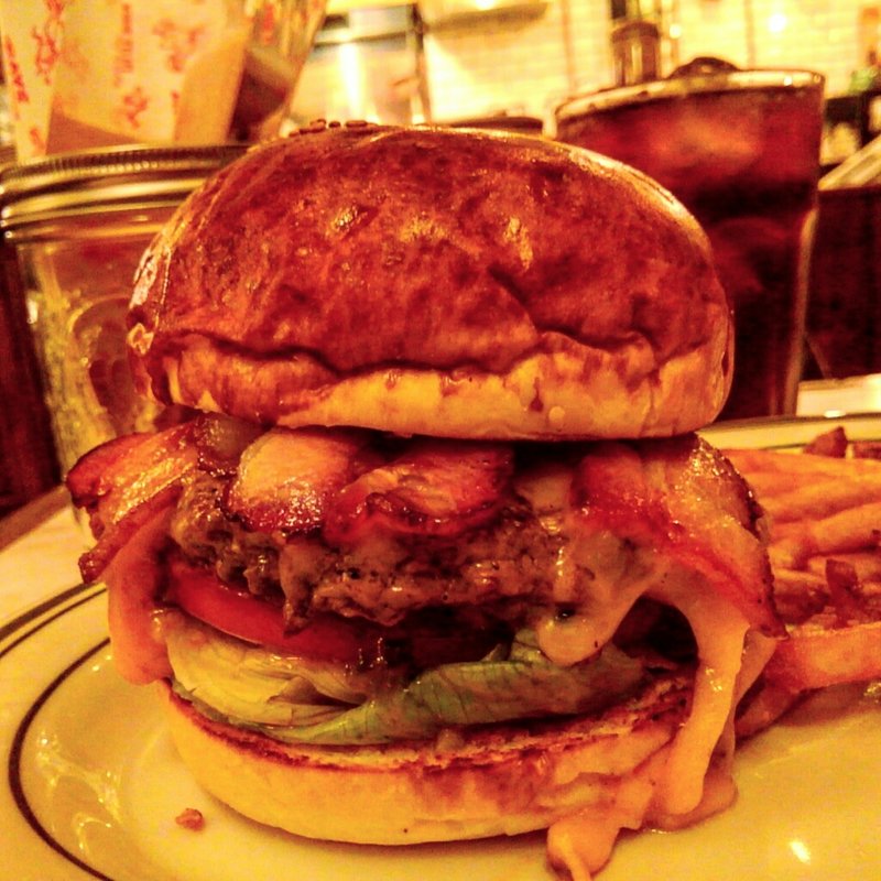 ベーコンチーズバーガー(RAYS LITTLE DINER (レイズリトルダイナー))