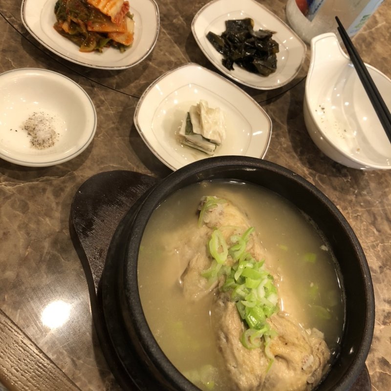 参鶏湯(焼肉善玉)