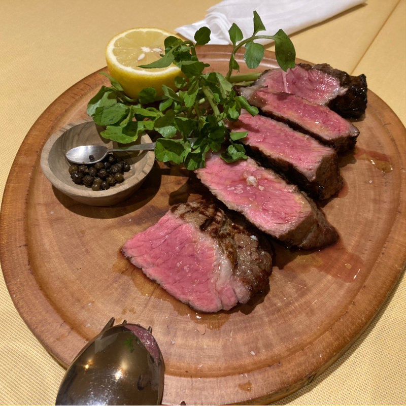 サーロインステーキ 300g(エル ビステッカーロ デイ マニャッチョーニ)