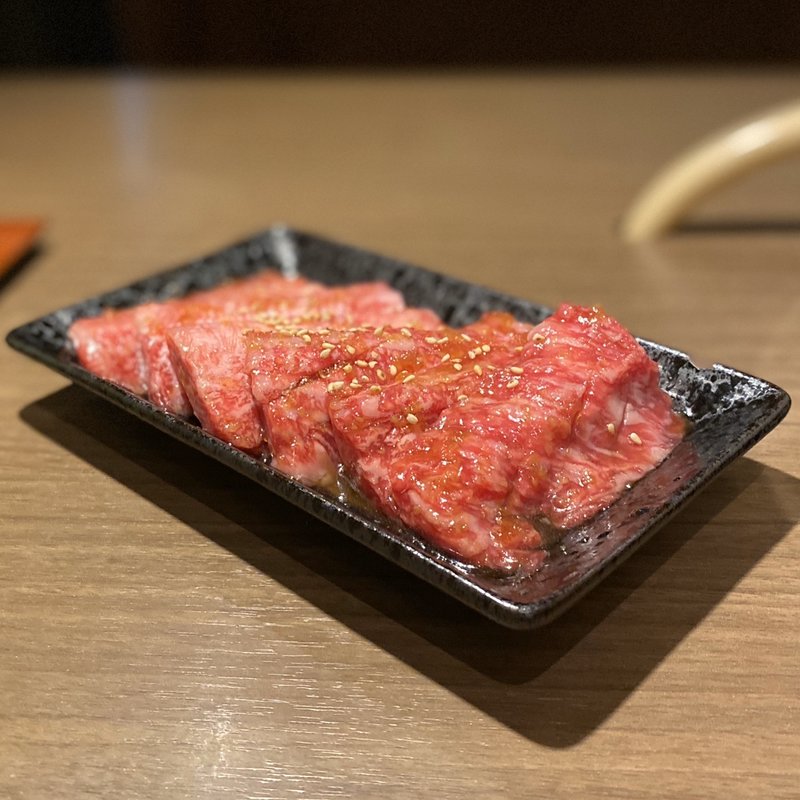 カルビ(焼肉ホルモン 極)