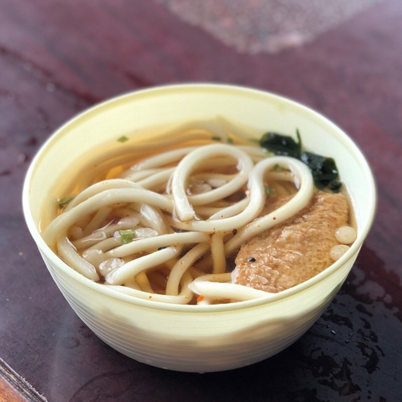 きつねうどん(大久保自販機店 寒川地区 うどんジュース自販機コーナー)