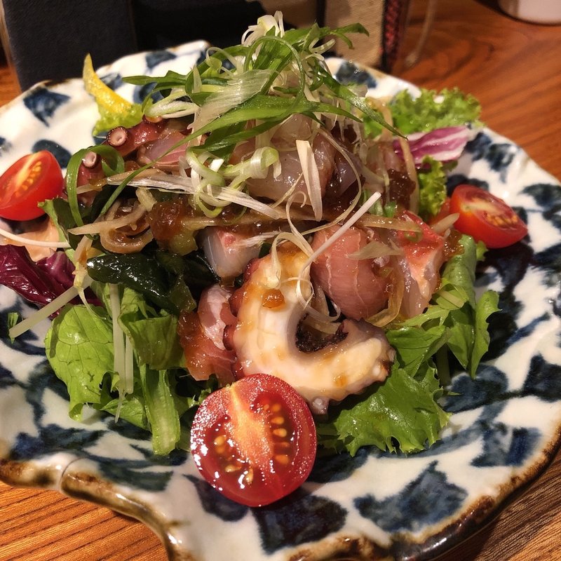 睦のたっぷり魚介サラダ(神楽坂 睦)