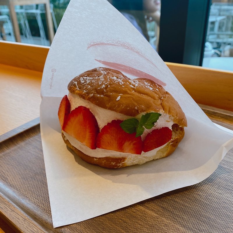 マリトッツオ　フラーゴラ(EATALY)