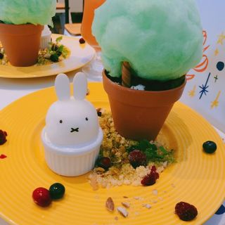 ミッフィー と大きな木のムースケーキ(TOKYO BOX cafe&space 東京ソラマチ店)
