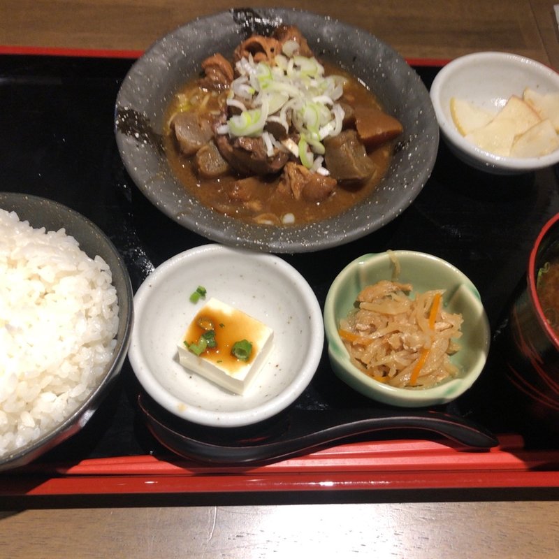 ナンコツ煮込み定食(品川　肉寿司)