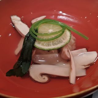 蟹真丈と松茸のお椀(御料理　かつ志)