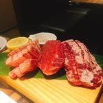 ぶ厚い！肉盛り(焼肉ブリッヂ)