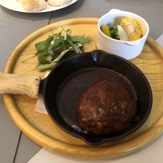 特製ハンバーグステーキ デミグラスソース(収穫祭 三宮店 （しゅうかくさい）)