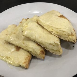 チーズナン(インドレストランTAJ)