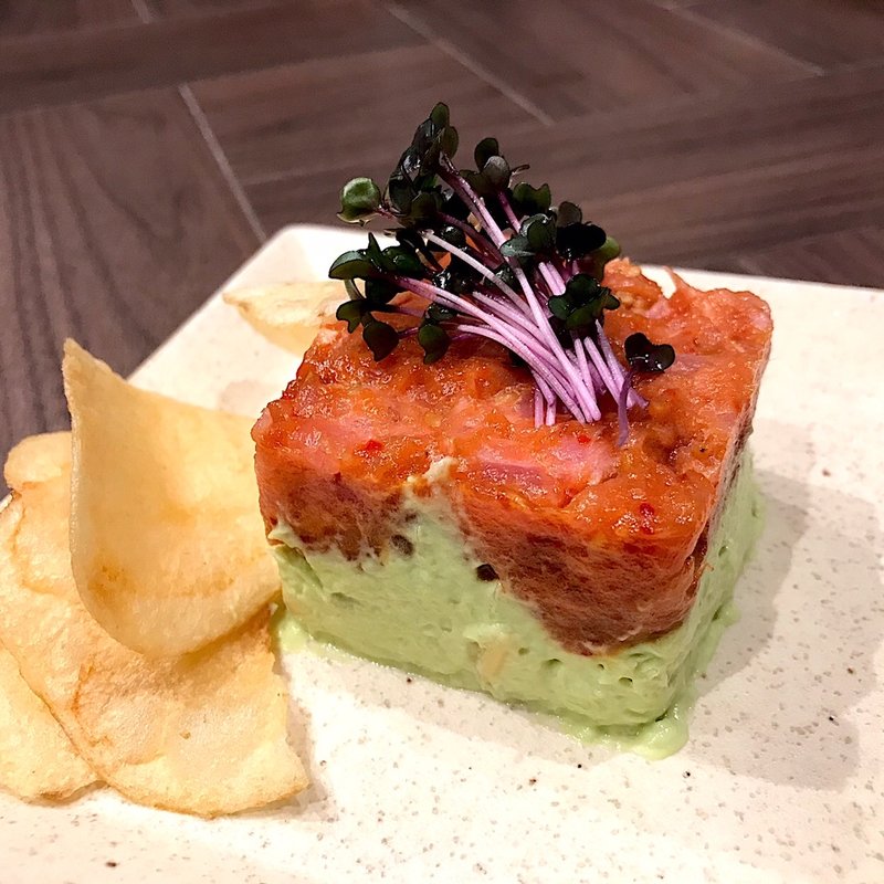 鮪とアボカドのスパイシーディップ(つるとんたん UDON NOODLE Brasserie

)