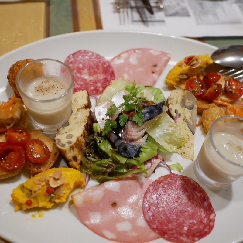 旬の素材の前菜8種盛り合わせ(イル・メルカート・アンジェロ)