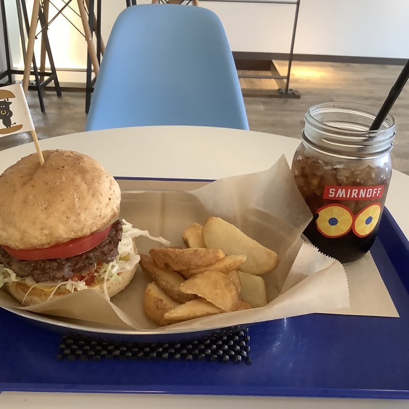 ヤチクロバーガー(ヤチクロバーガー)