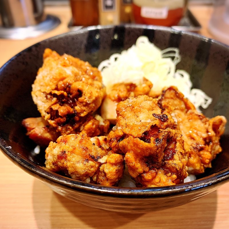 唐揚げ丼(鶏と魚だしのつけめん哲 溝の口店)