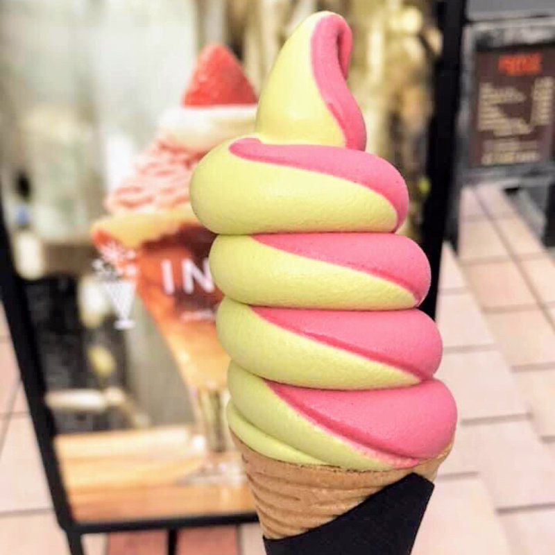 ピスタチオ×フランボワーズソフトクリーム(INITIAL Omotesando （イニシャル 表参道）)