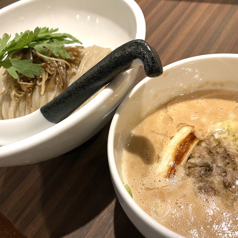 極鴨濃厚つけそば(鮪ともつ焼き shigi36)