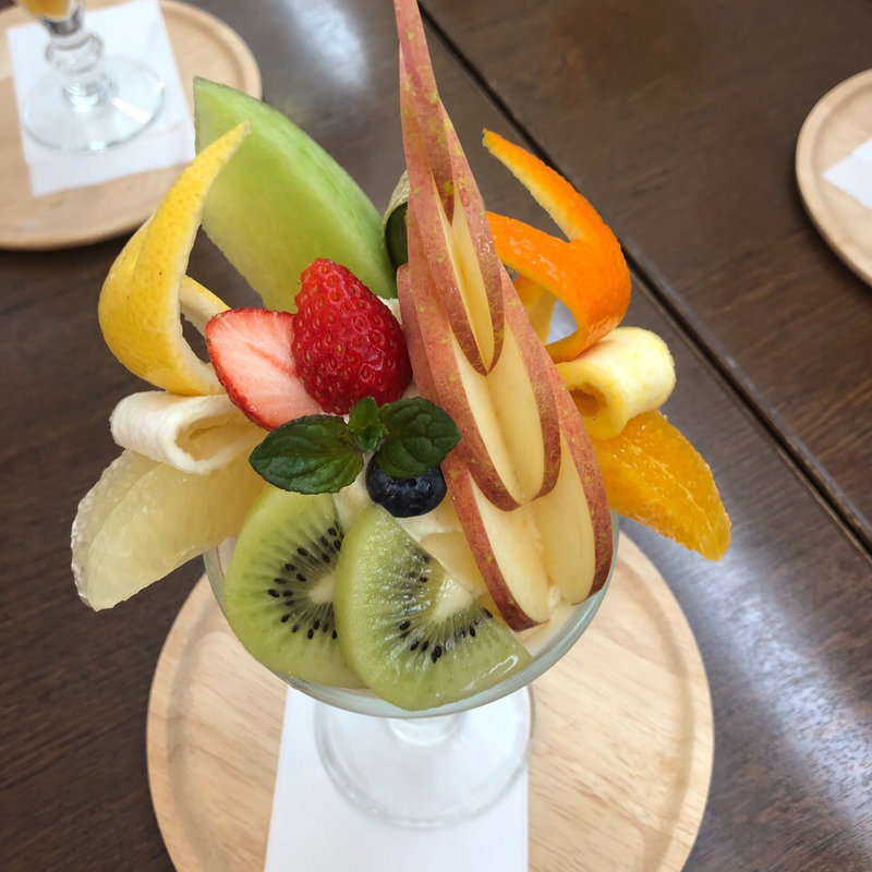 いちごパフェ(てんとう虫。 )