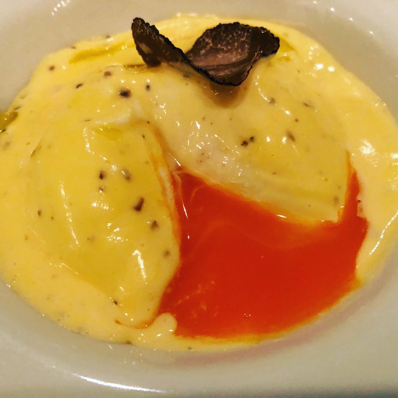 黒トリュフクリームのポーチドエッグ(アロマクラシコ)