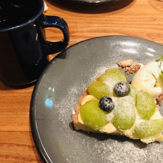 シャインマスカットのタルト(エスプレッソディーワークス)