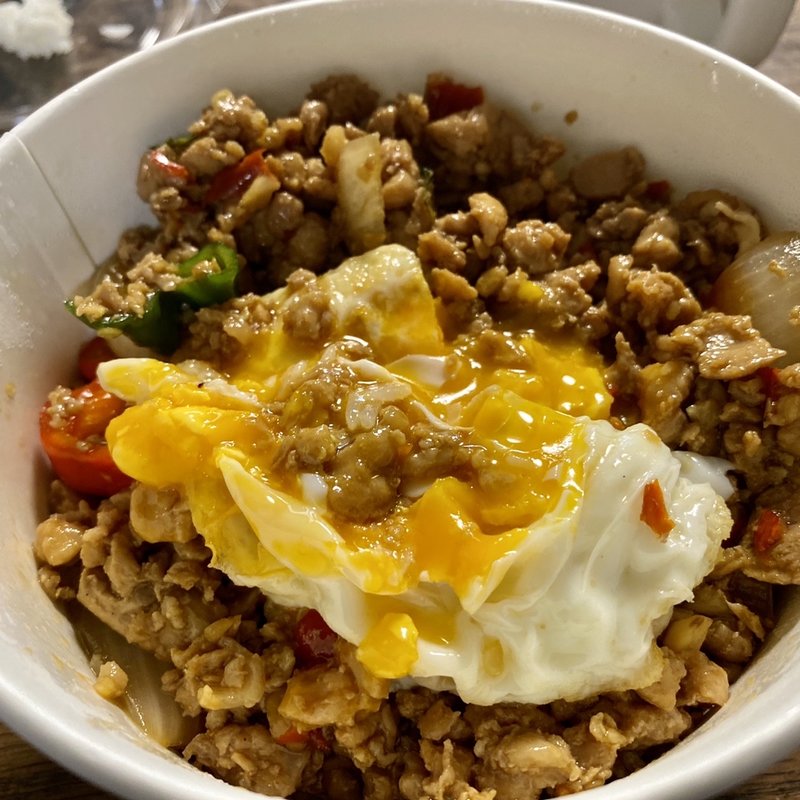 ガパオ!!! 〜鶏挽肉バジル炒め飯(スパイスマーケット)