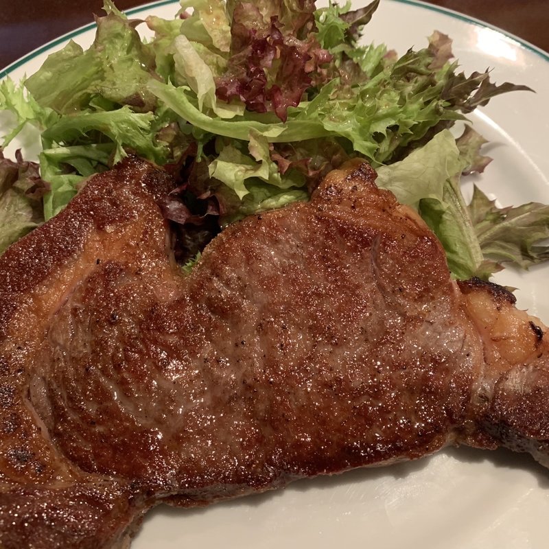 ステーキ・サラダ(AUX BACCHANALES KIOICHO（オーバカナル 紀尾井町）)