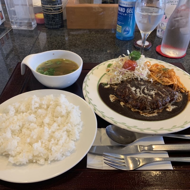 ハンバーグ(レストラン ユっぴー)