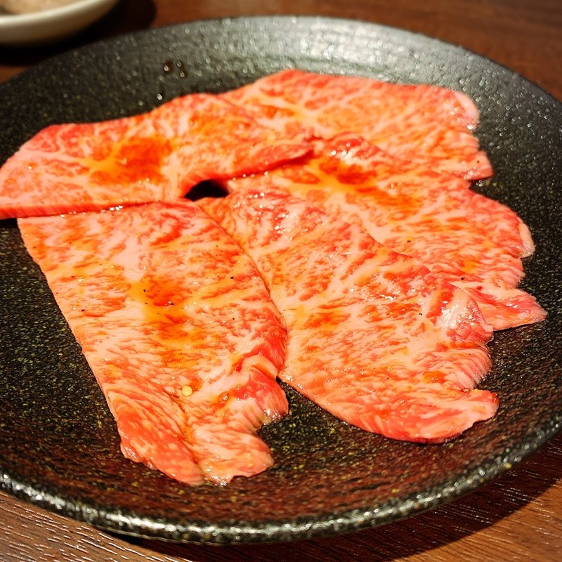 黒毛和牛ミスジ(焼肉市場めぐろや本店)