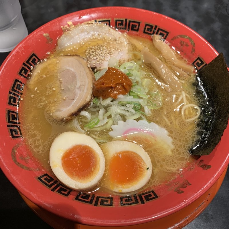 味玉濃厚豚鶏ラーメン(ラーメン 玉 赤備)