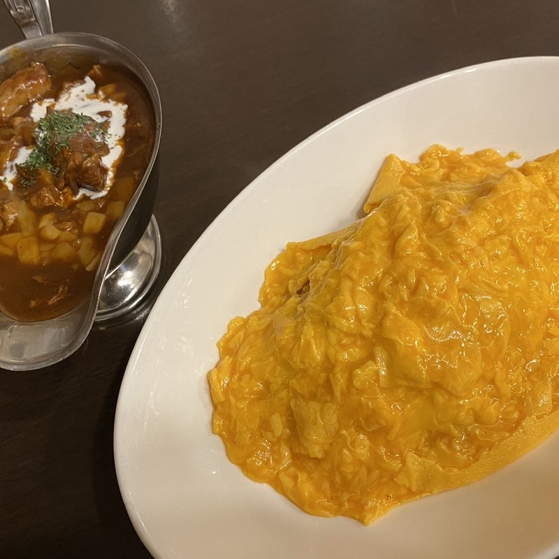 チーズビーフシチューオムライス(フェリーチェ)