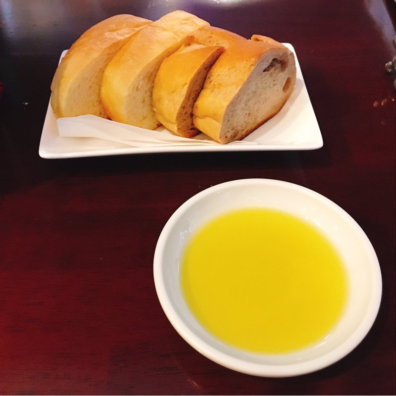 2種のフォカッチャ(オステリアバートニー)