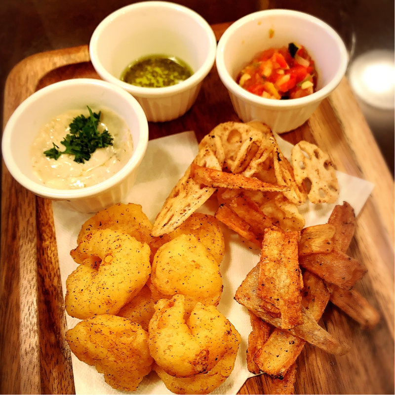 エビフリッターと野菜チップ(KURA 中目黒店 （クラ）)