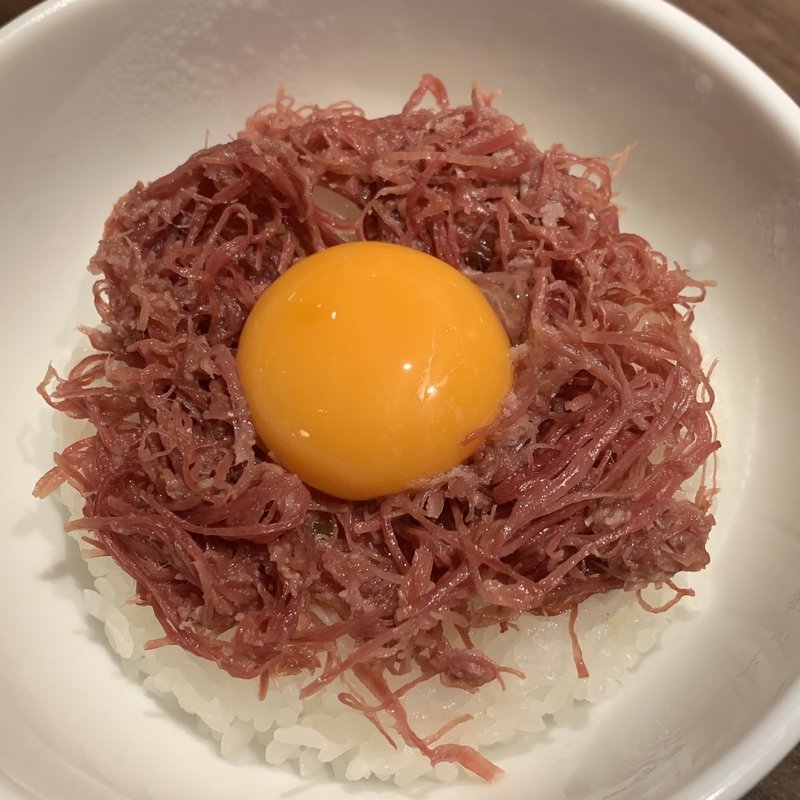 ハーフコンビーフ丼(黒毛和牛　腰塚　目黒店)