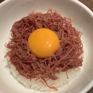 ハーフコンビーフ丼(黒毛和牛　腰塚　目黒店)