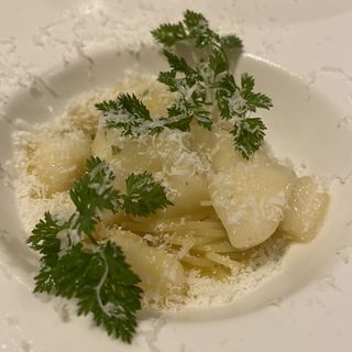洋梨とペコリーノ・ロマーノの冷製フェデリーニ(レストラン・ピウ)