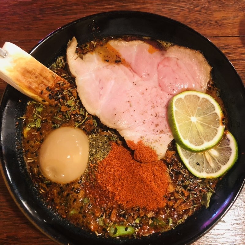 紅一点(麺屋 女王蜂)