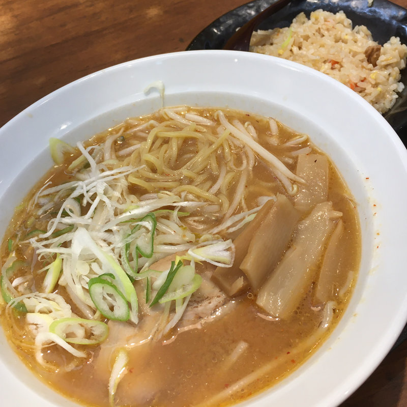 白味噌ラーメン 半チャーハンセット(壱鵠堂 白山店 )