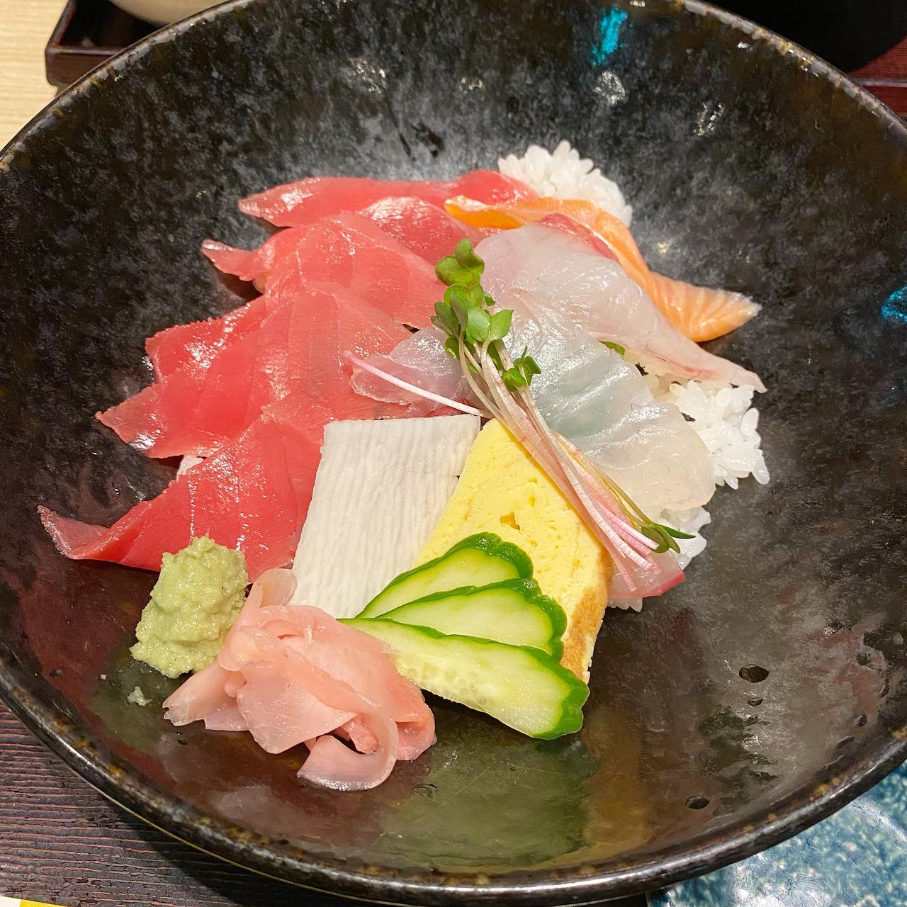 梅田駅周辺で食べられる海鮮丼ランキング Sarah サラ
