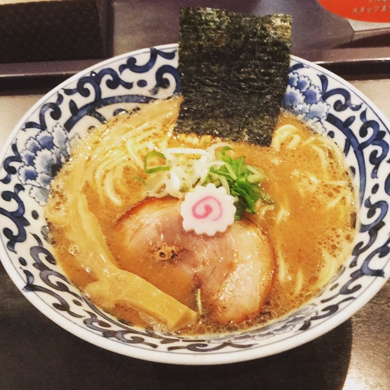 豚骨魚介 らー麺(斑鳩)
