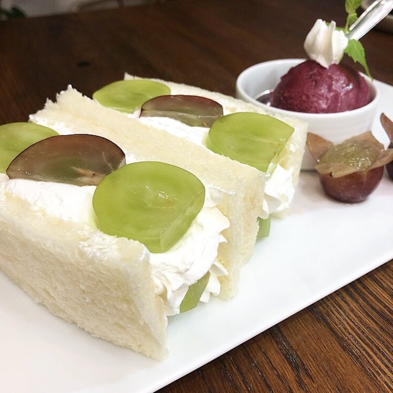 ぶどうのフルーツサンド(観音山フルーツパーラー京都店)